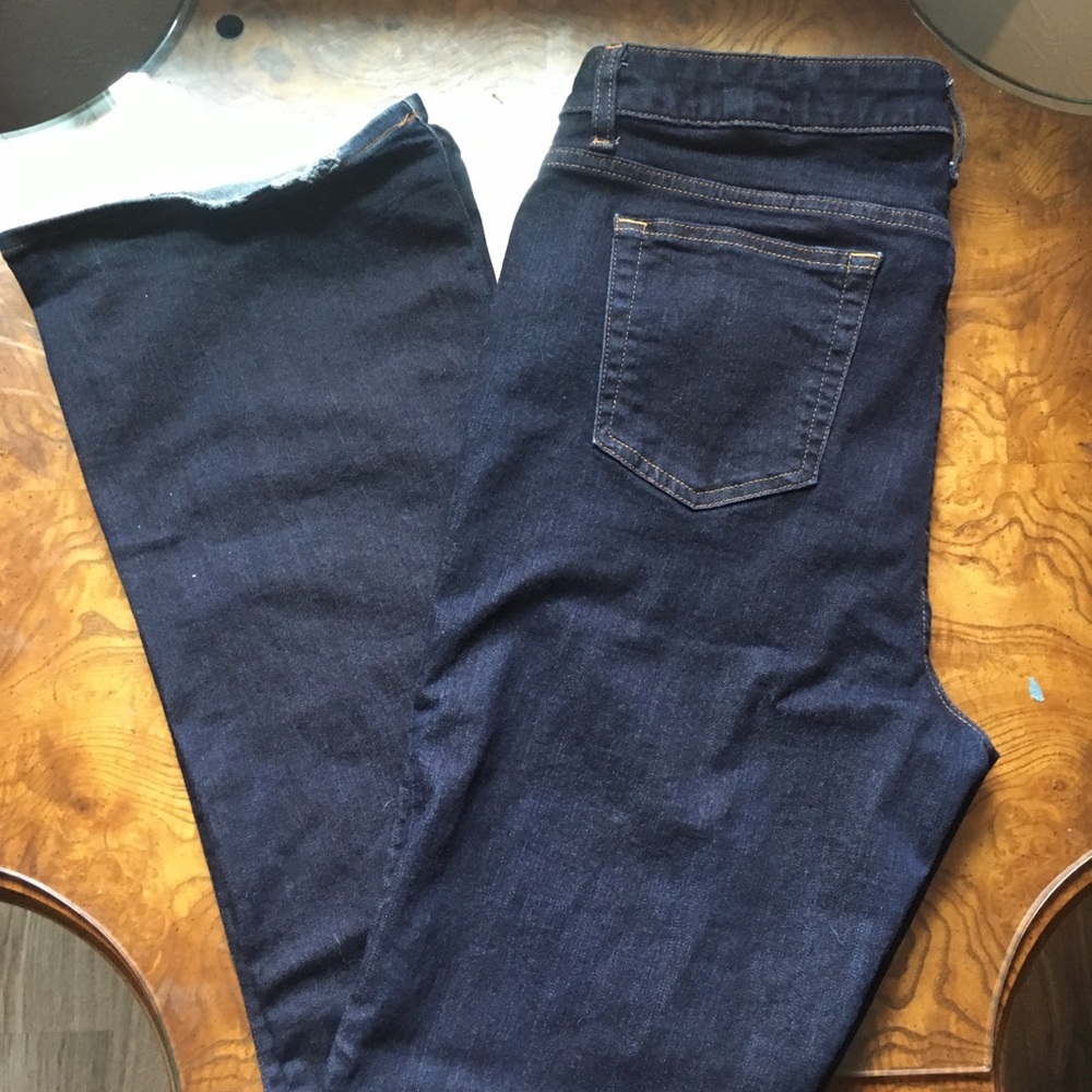 6 FOR $25 Flare Leg Tommy Hilfiger size 14 Jeans